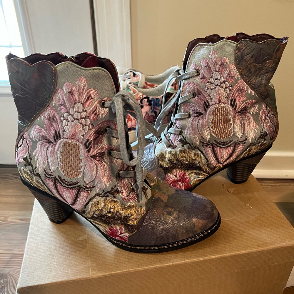 l'Artiste boots with heel